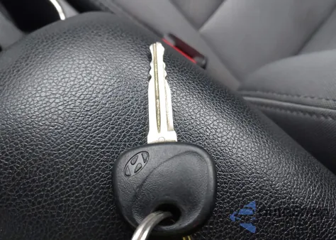 2013 Hyundai Elantra Gls z USA, uszkodzony, nr VIN 5NPDH4AEXDH323928